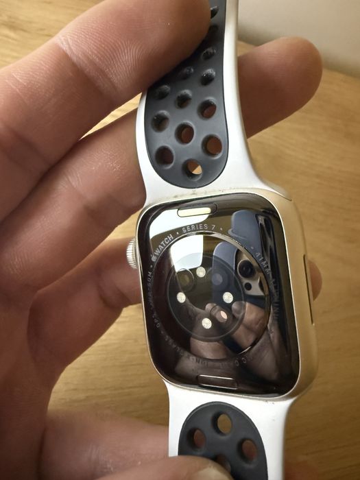 iPhone 16 Pro 256GB Desert + MacBook Air 15 M4 + Apple Watch Series 7