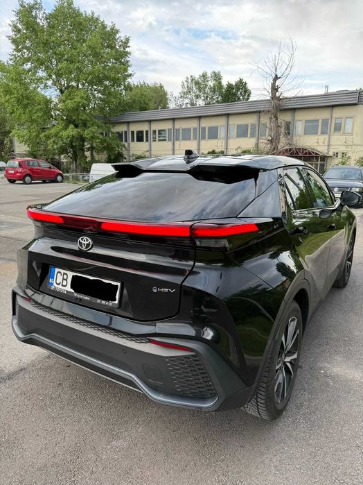 Toyota C-HR 1.8 Hybrid– Ниво Club | КАТО НОВА – Възможност за прехвърляне на лизинг + Подарък Зимни Гуми