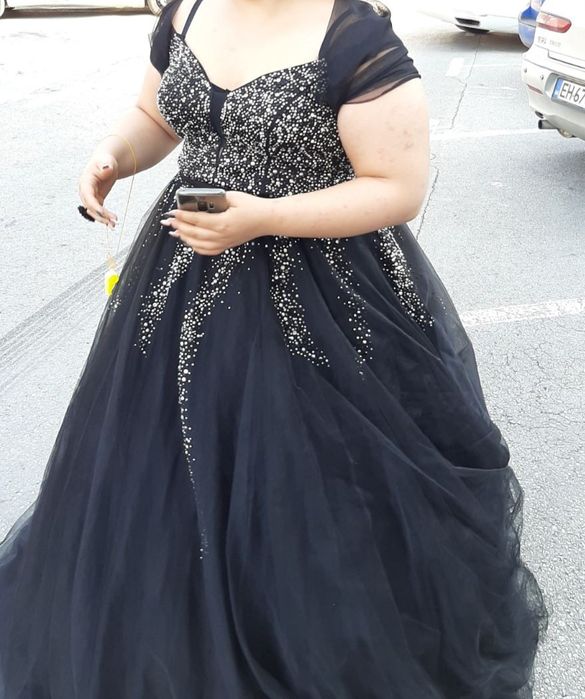 Рокля за Бал и други поводи