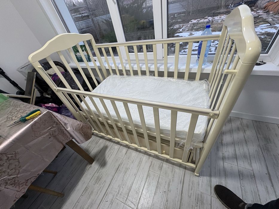 Продается детская уровать б/у