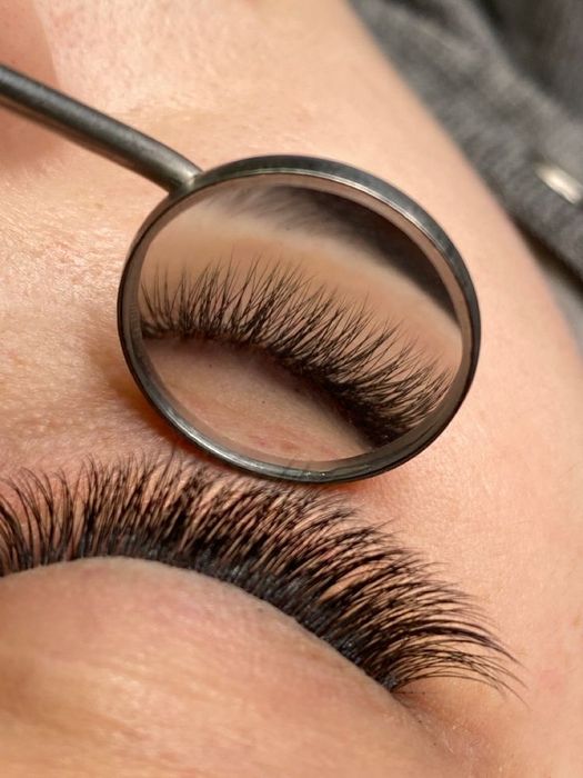 Наращивание ресниц 7000тг.