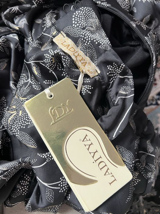 Продам одежду состояние новое