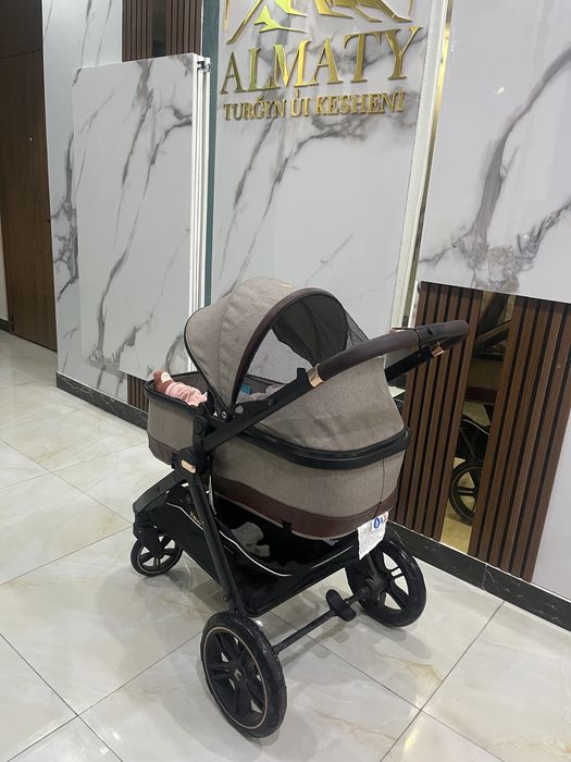 Продам коляску ining baby