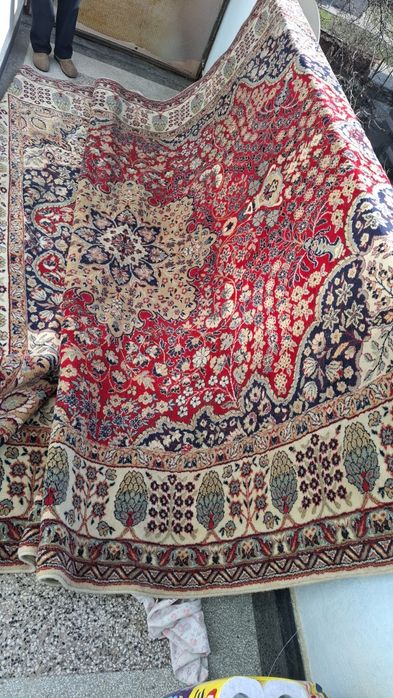 Продавам персийски килим