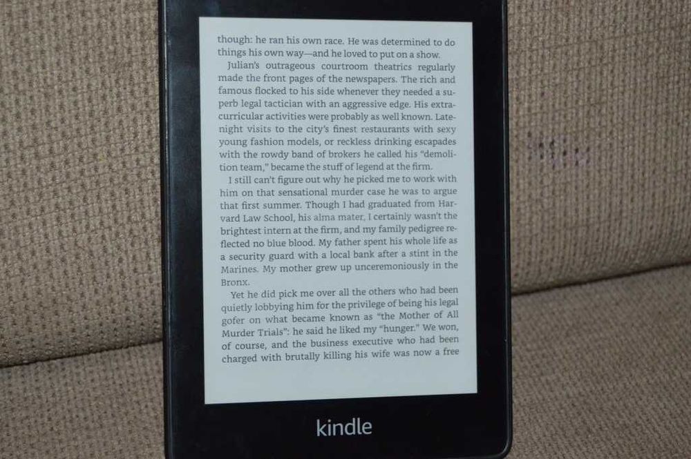Amazon Kindle Paperwhite 4 (Generația 10) – 8GB, Waterproof, Wi-Fi, touch, iluminat