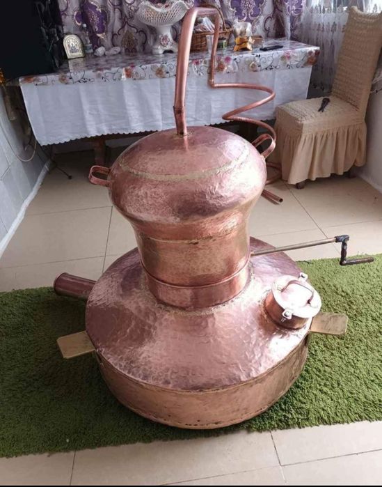 Vând cazane de țuică din cupru alimentar capacitate de 200 de litri