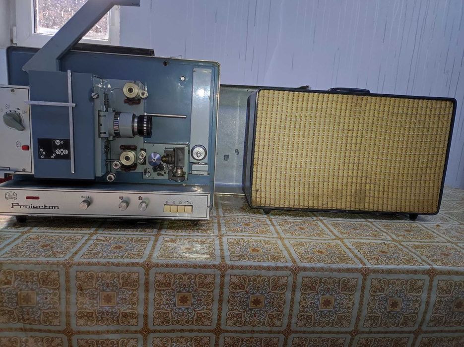 Aparat de proiectie filme 16 mm