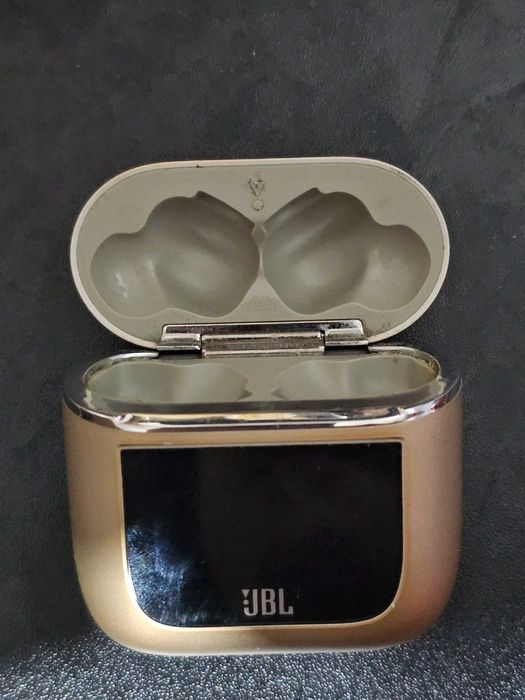 Carcasa JBL Tour Pro 2 Smart Case originala si funcționala culoare Bej