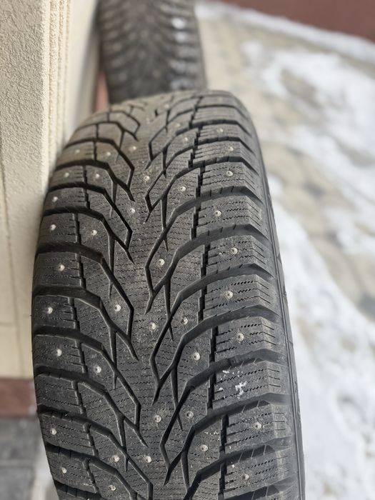 Продам комплект диск и шины  R20