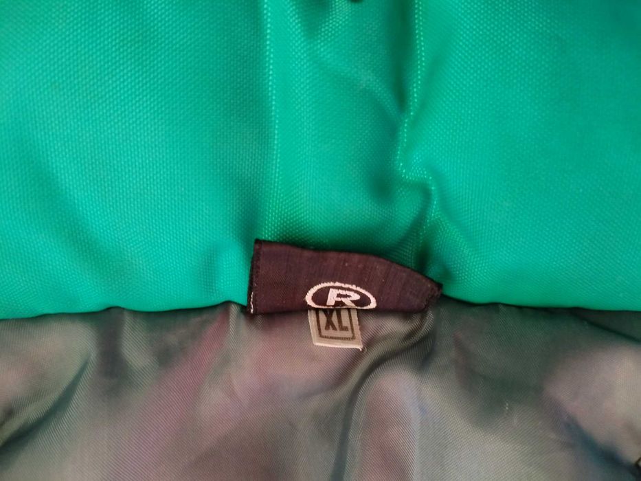 Мъжко Зимно Яке Adidas, Kато Ново, Леко и Много Топло. Размер L.