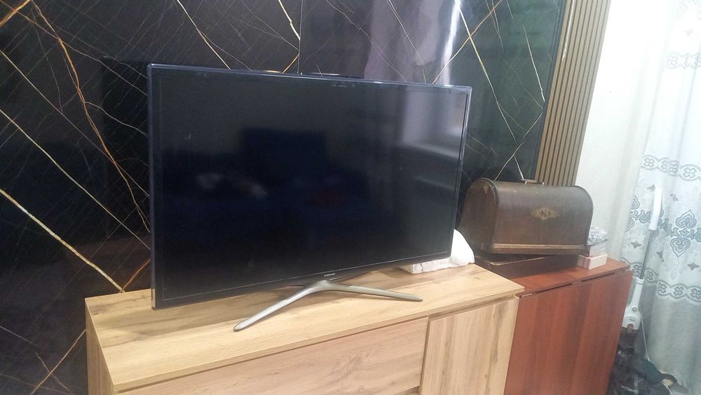 Телевизор samsung