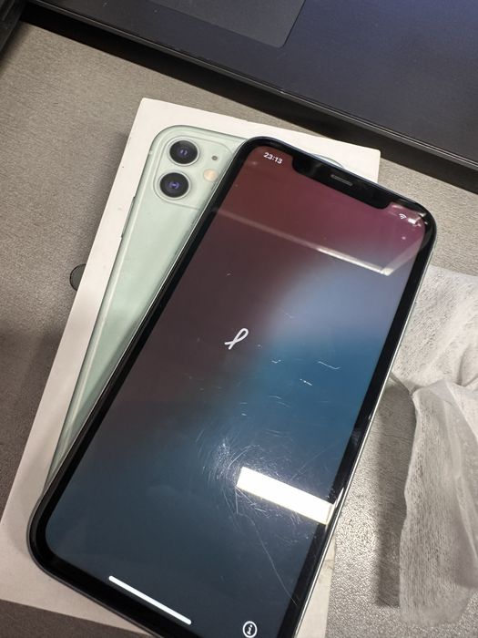 Продам IPhone 11