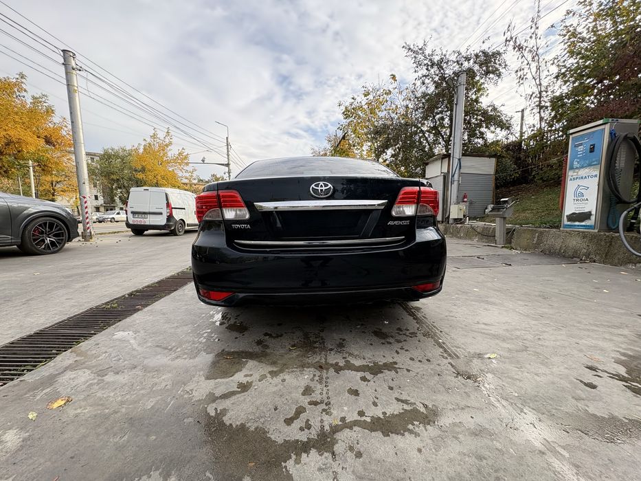 TOYOTA Avensis 2013 — imagine 3
