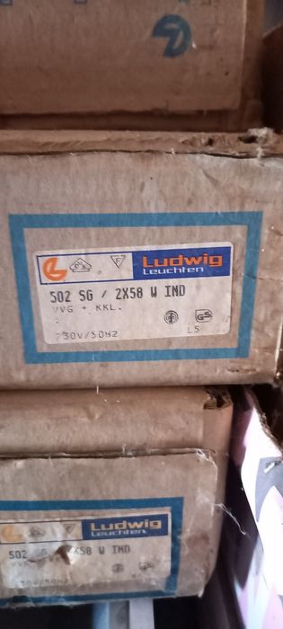 Lampa de iluminat cu doua neoane LED