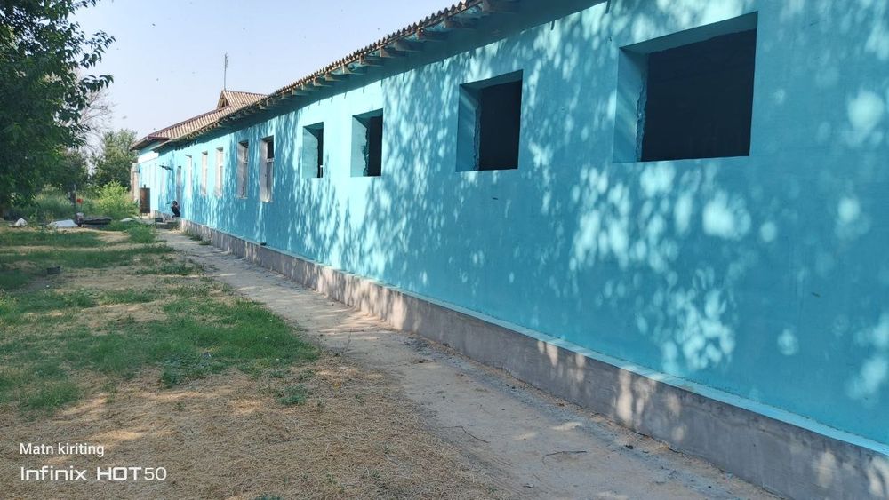 Сирдарё вил Сардоба тум ж/ган Омбор ва ишлаб чикариш у/н бино сотилади