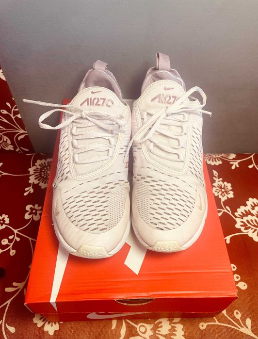 Оригинални дамски маратонки Nike Air max 270