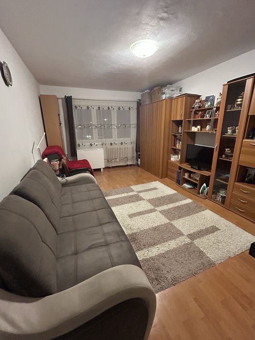 Vand apartament 2 camere, cartier Strand, et. 1