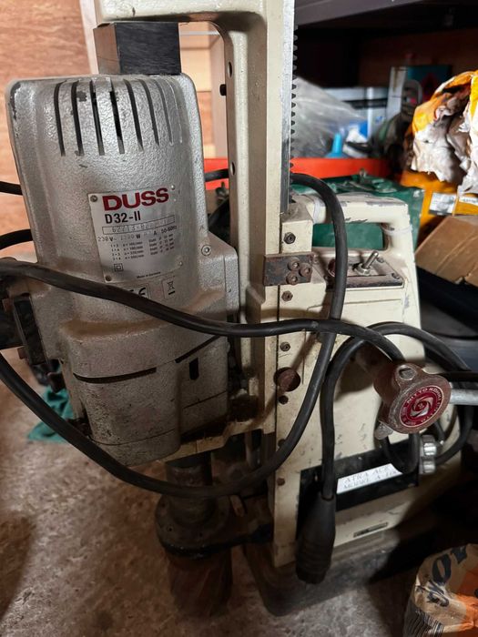 Maşină de găurit DUSS D32‑II 4 trepte, 1700 W, cu stand