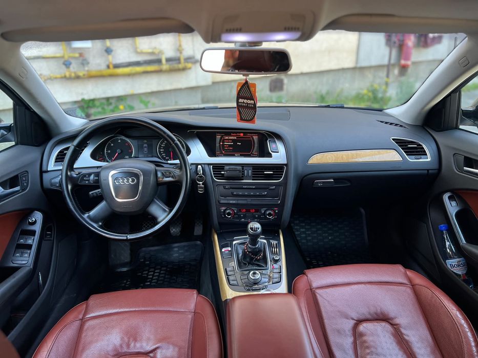 Vand Audi A4 b8, propietar de 5 ani