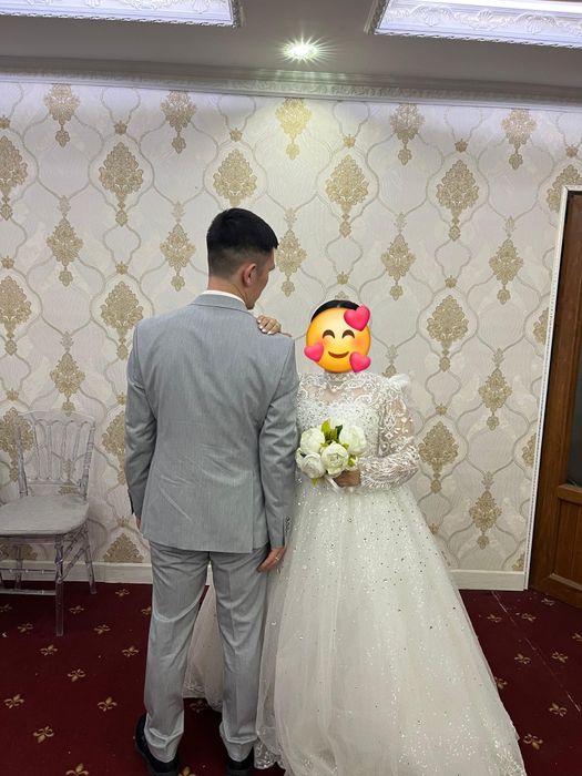 Продам платья свадебные и на узату