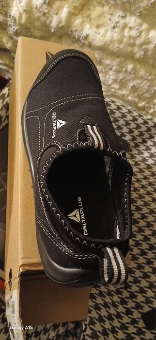 Bocanci protectie noi 100 lei