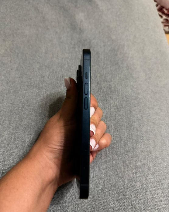 Продам Iphone 14