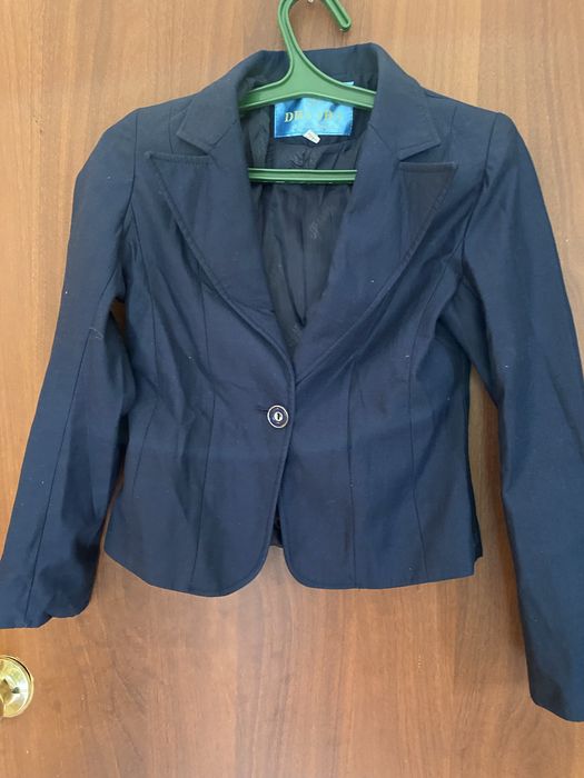 Девечковая  школьная  форма продам  четверка . Безторг