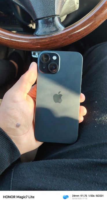 Продавам iPhone 15