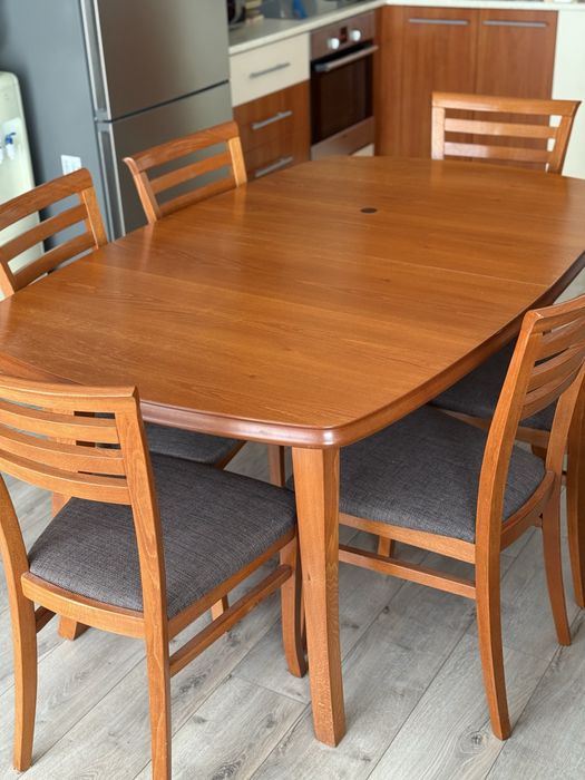 6 стола от масивно дърво