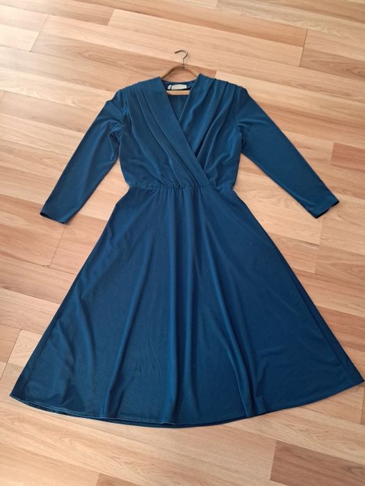 Продам женские  платья