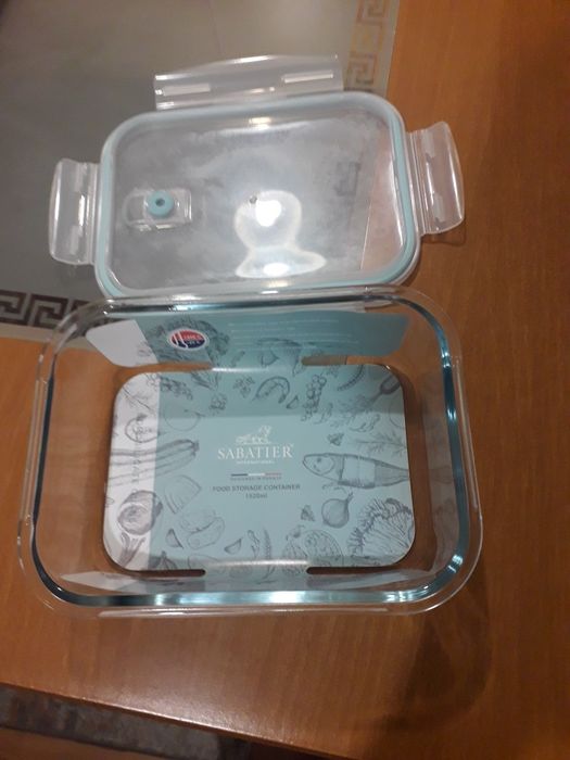 Стъклен контейнер за съхранение на храна