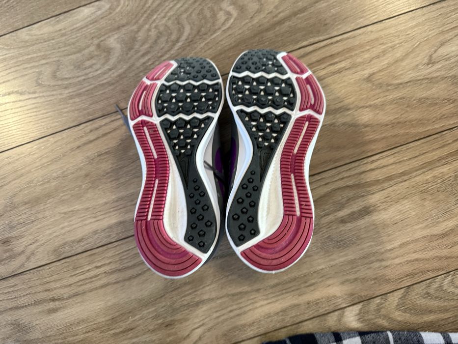 Vand Nike running shoes