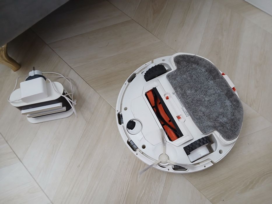Робот пылесос  Xiaomi Mi Robot Vacuum-Mop Pro