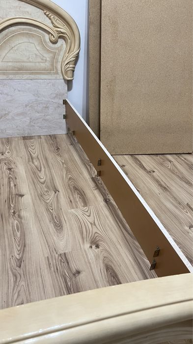 Кровать для спальны