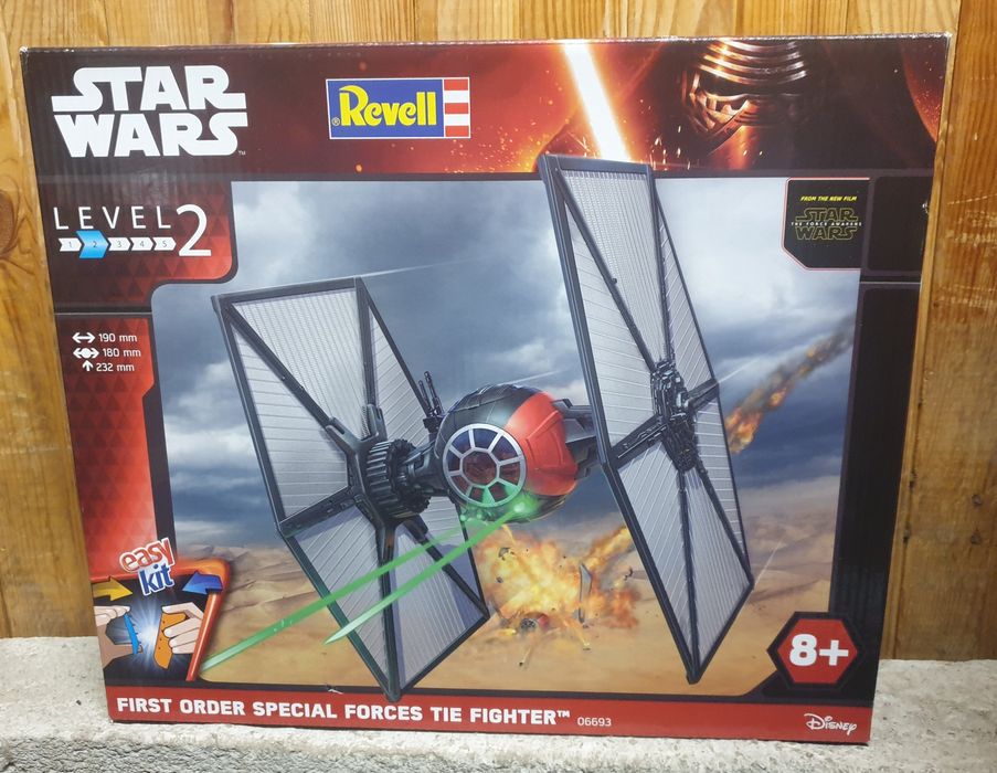 Star Wars - Revell сглобяем модел на кораба и BB - 8