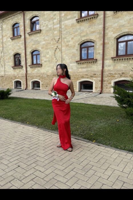 Платье б/у,носила 2 раза