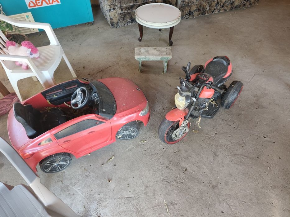 Vând mașină și motocicleta electrice la un preț foarte bun la jumătate de preț fata de achiziția de nou!