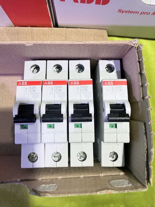 Lot 24 siguranțe automate ABB S201 B16 și C16 – 6 kA