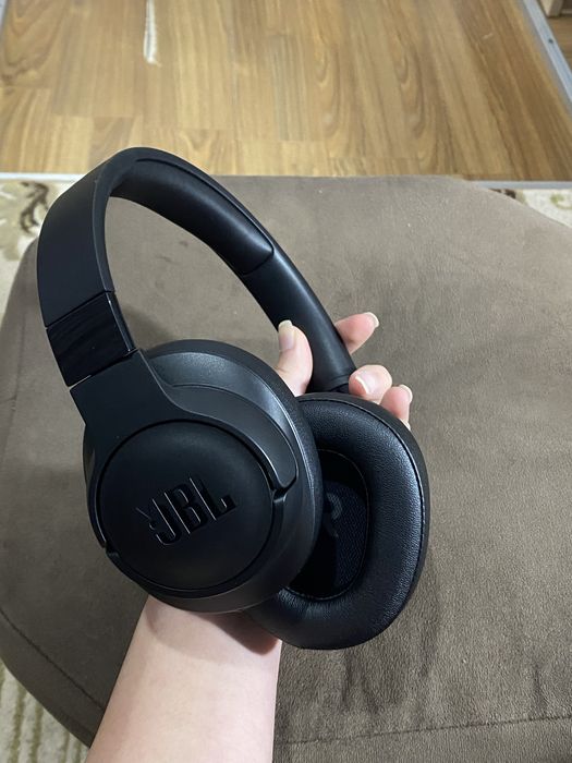 Casti JBL Tune760NC