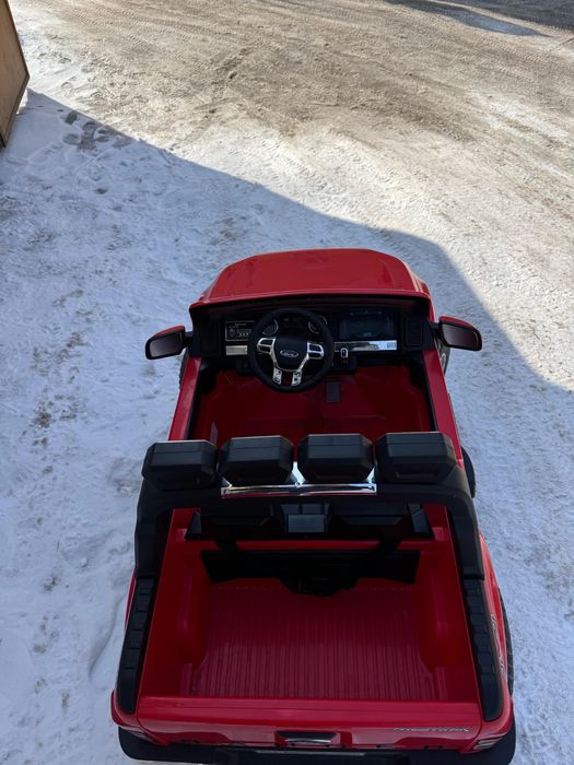 Детский электромобиль Ford