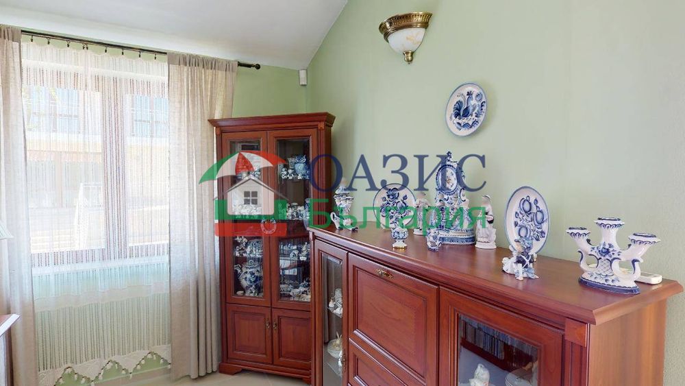 Къща с 4 спални 264 кв.м., в село. Кошарица, България, 385 000 евро