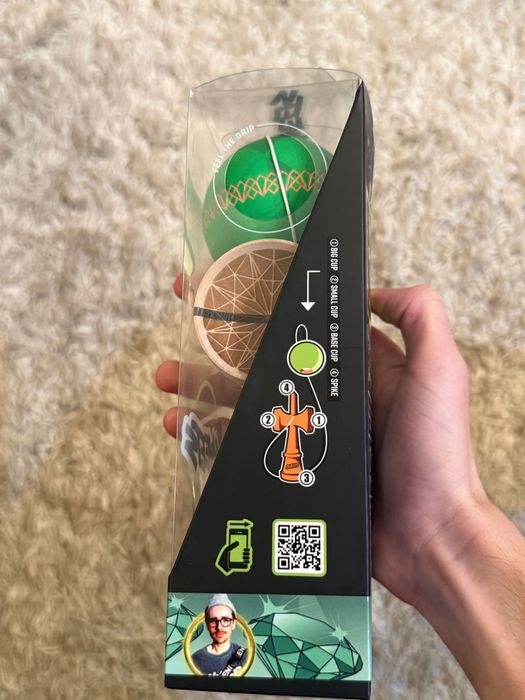 Kendama Sweets Emerald AntiSkid V2 Turbo Shape (Nu Miguel Broken)