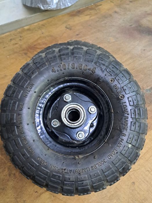 Продам два колеса от ручной тележки