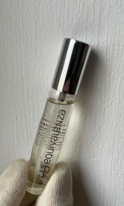 Eau de toilette / Apa de parfum Equivalenza 12ml