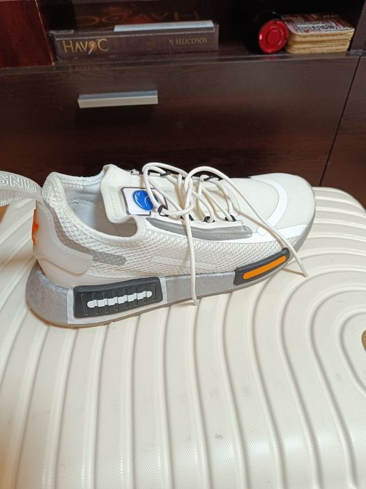 Адидас уникален 42  номер