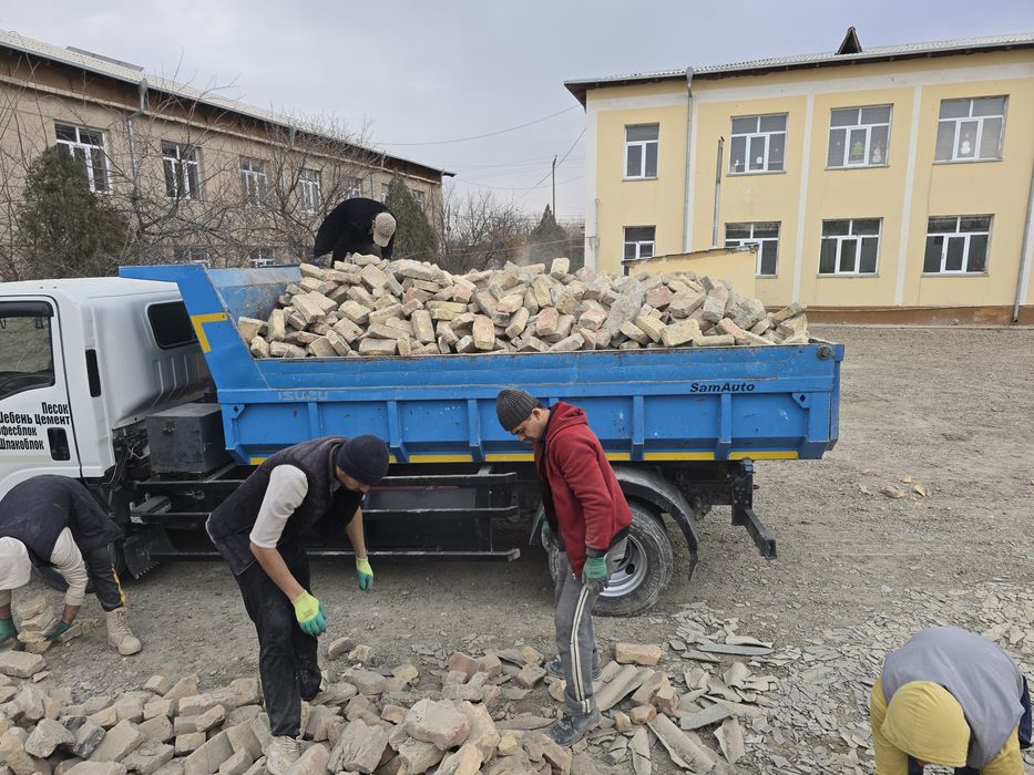 Бу плита бор 6.70 дан холати жуда ало 18 арматура ишлатилган 6 катор