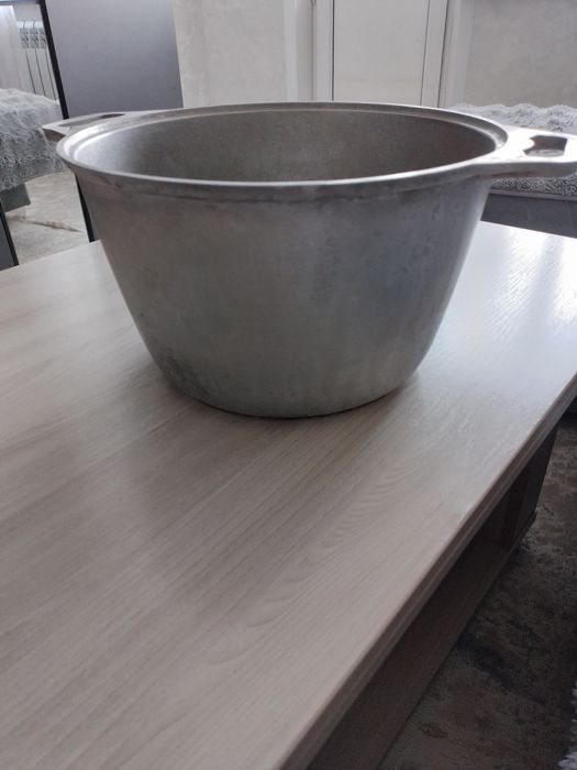 Продаю казан 8л Кукмара