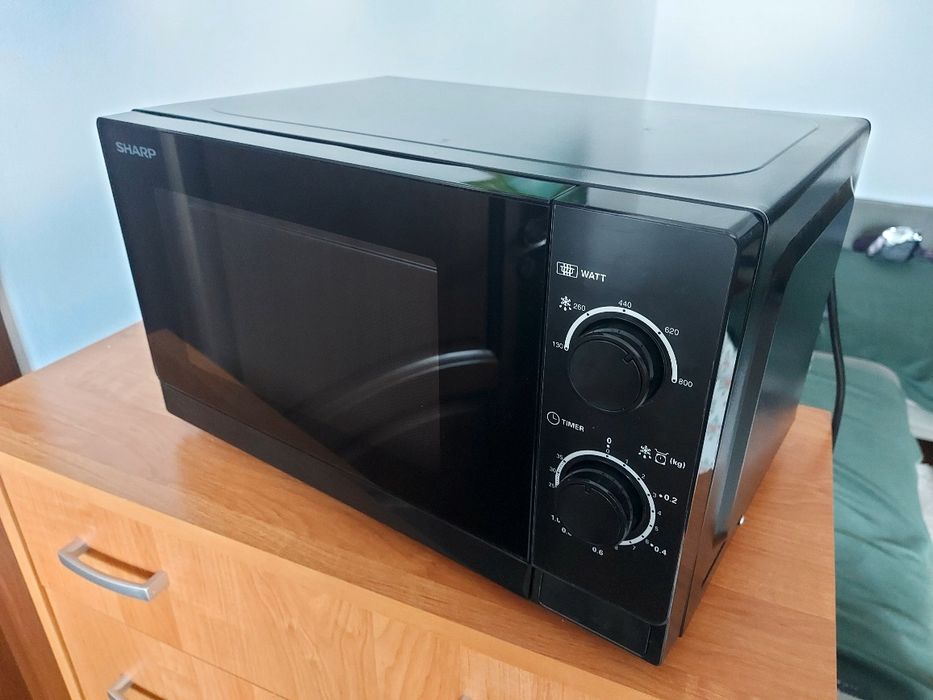Cuptor cu microunde 20L 800W Sharp R200BKW