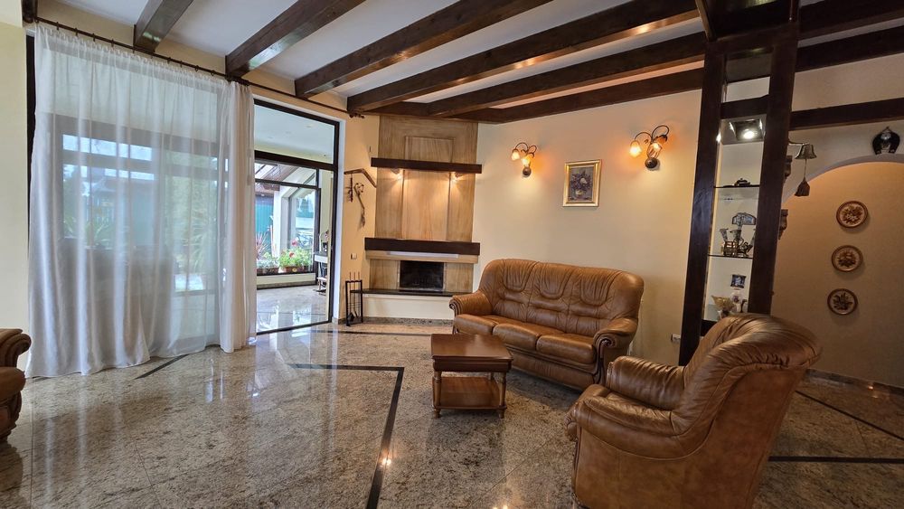 Vila Busteni-la liziera padurii