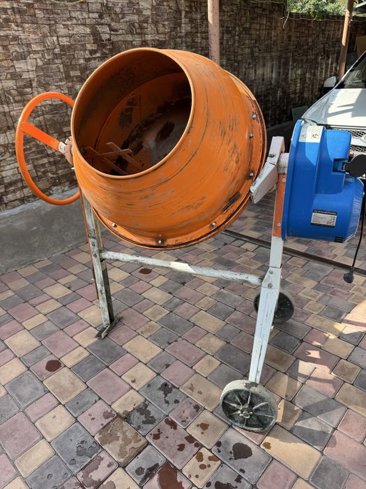 Бетономешалка в Текели